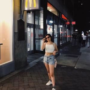 Meet your Posher, Marcela